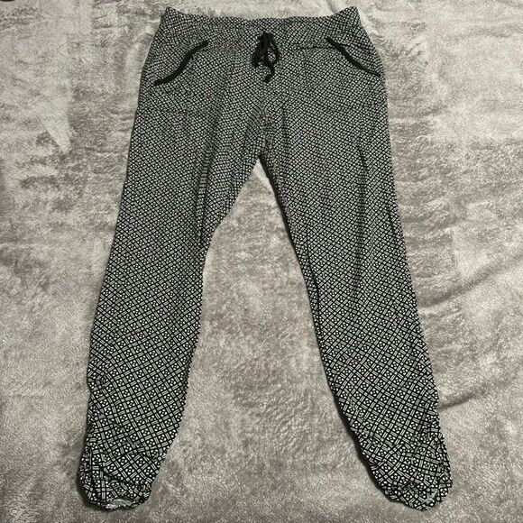 SO Black & White Geometric Pattern Rayon Joggers L - Picture 1 of 9